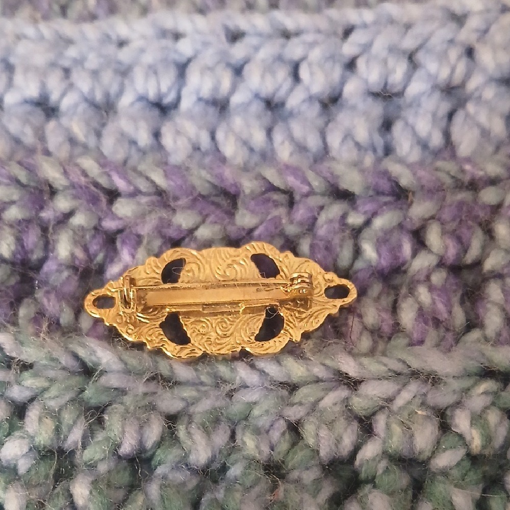 Elegant Gold and Turquoise Brooch - Picture 2 of 2